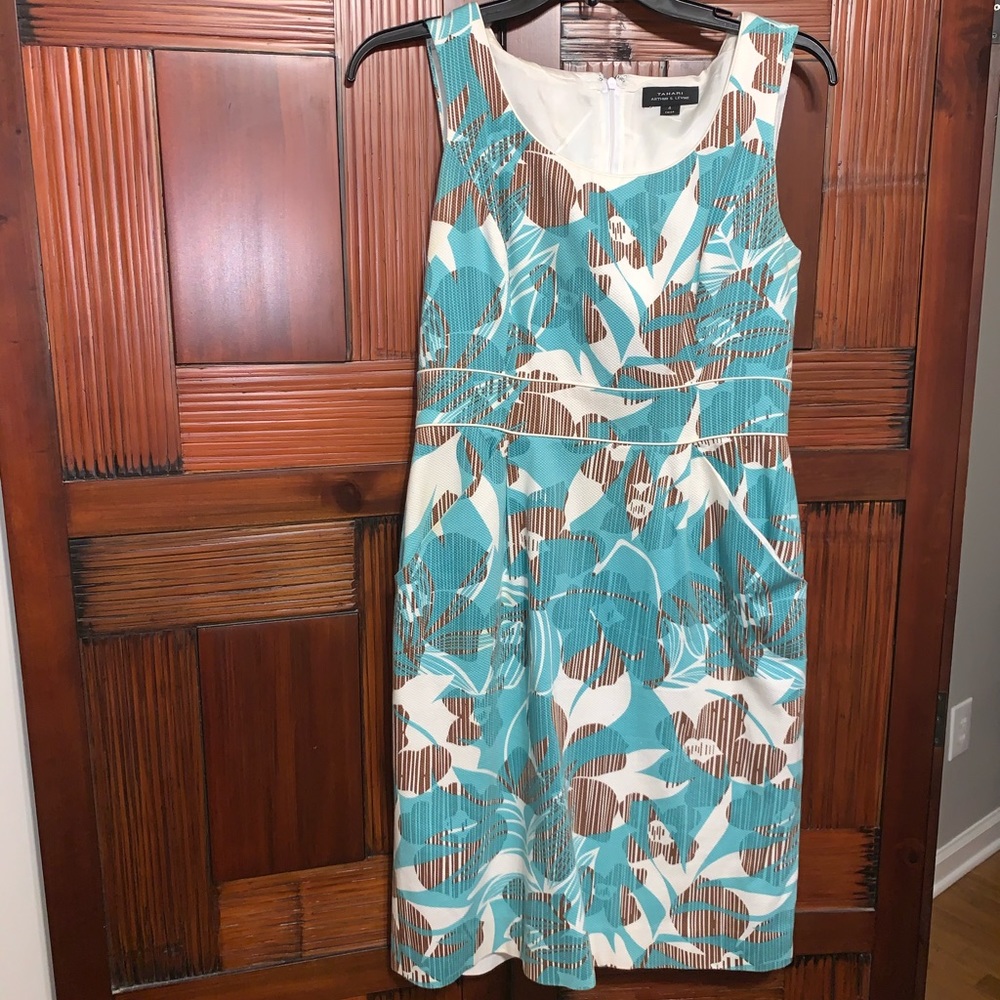 Sheath dress with pockets